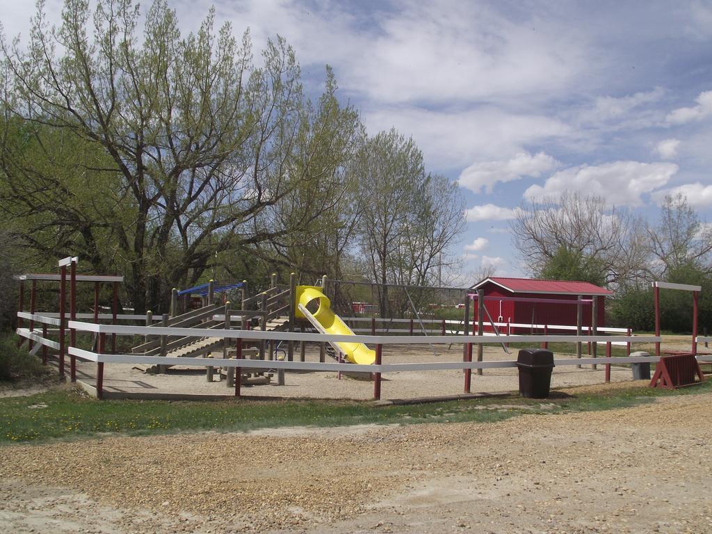 Dinosaur Trail Rv Resort & Cabins Drumheller Buitenkant foto